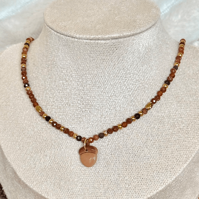 Collier à perles : marron pailletté 