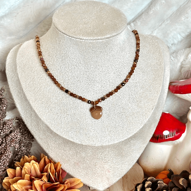 Collier à perles : marron pailletté 